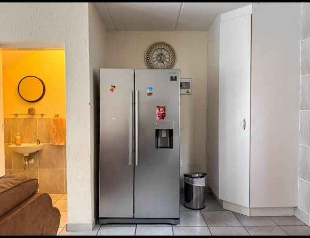 3 BEDROOM TOWNHOUSE FOR SALE IN WILGEHEUWEL